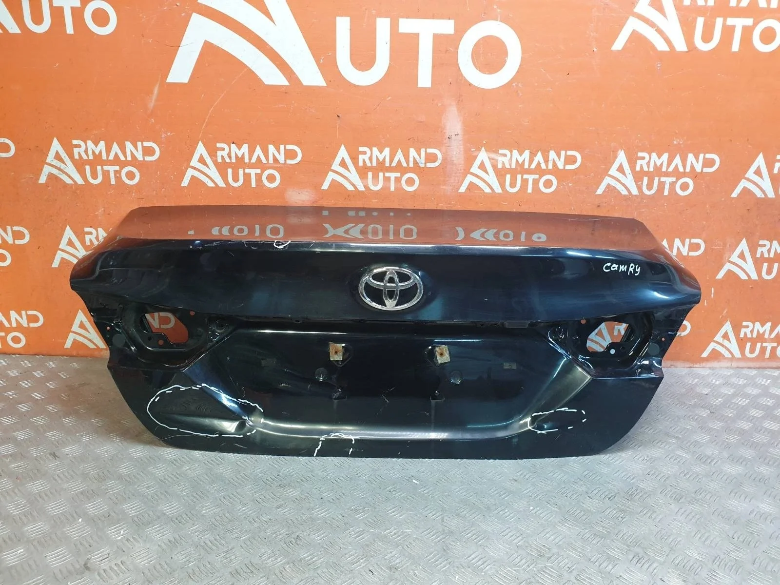 Крышка багажника Toyota Camry 2017-нв 8 XV70