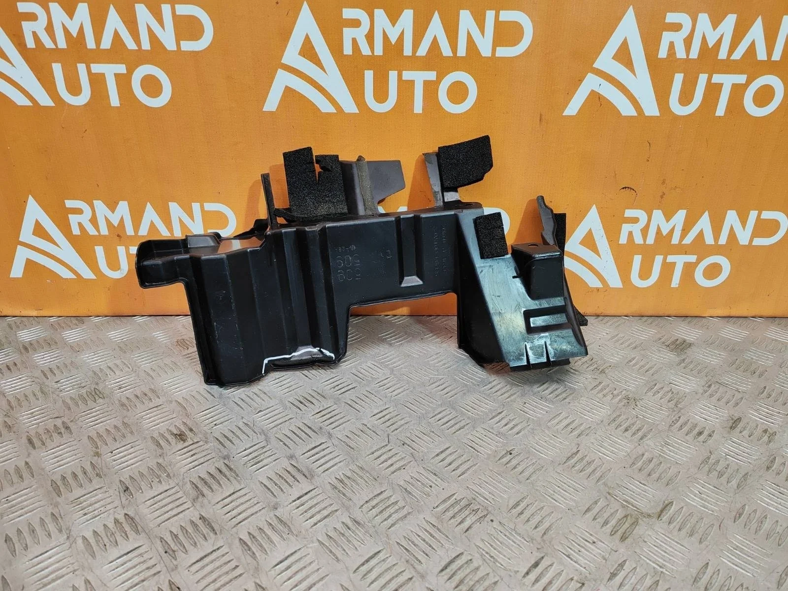 Дефлектор радиатора Toyota Land Cruiser 2015-2021 200