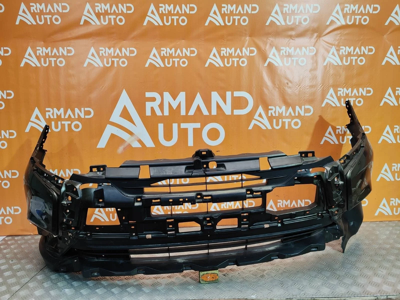 Бампер Mitsubishi Outlander 2018-нв 3