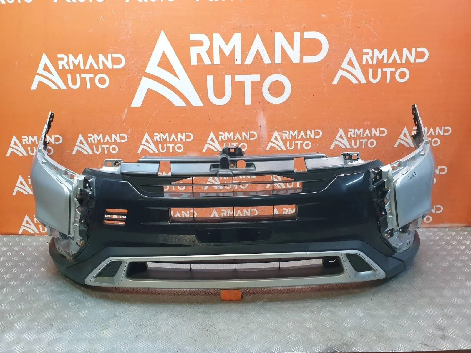 Бампер Mitsubishi Outlander 2018-нв 3