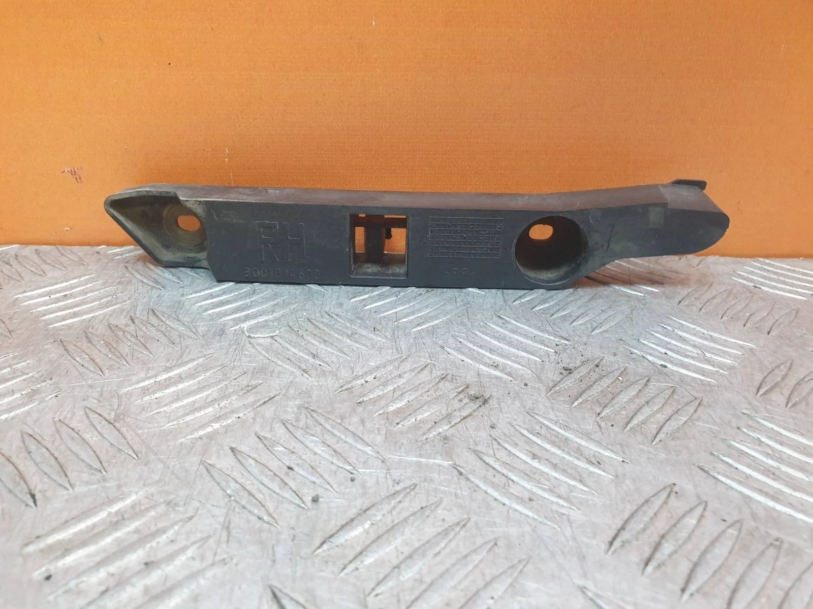 Кронштейн бампера Ford Focus 2008-2011