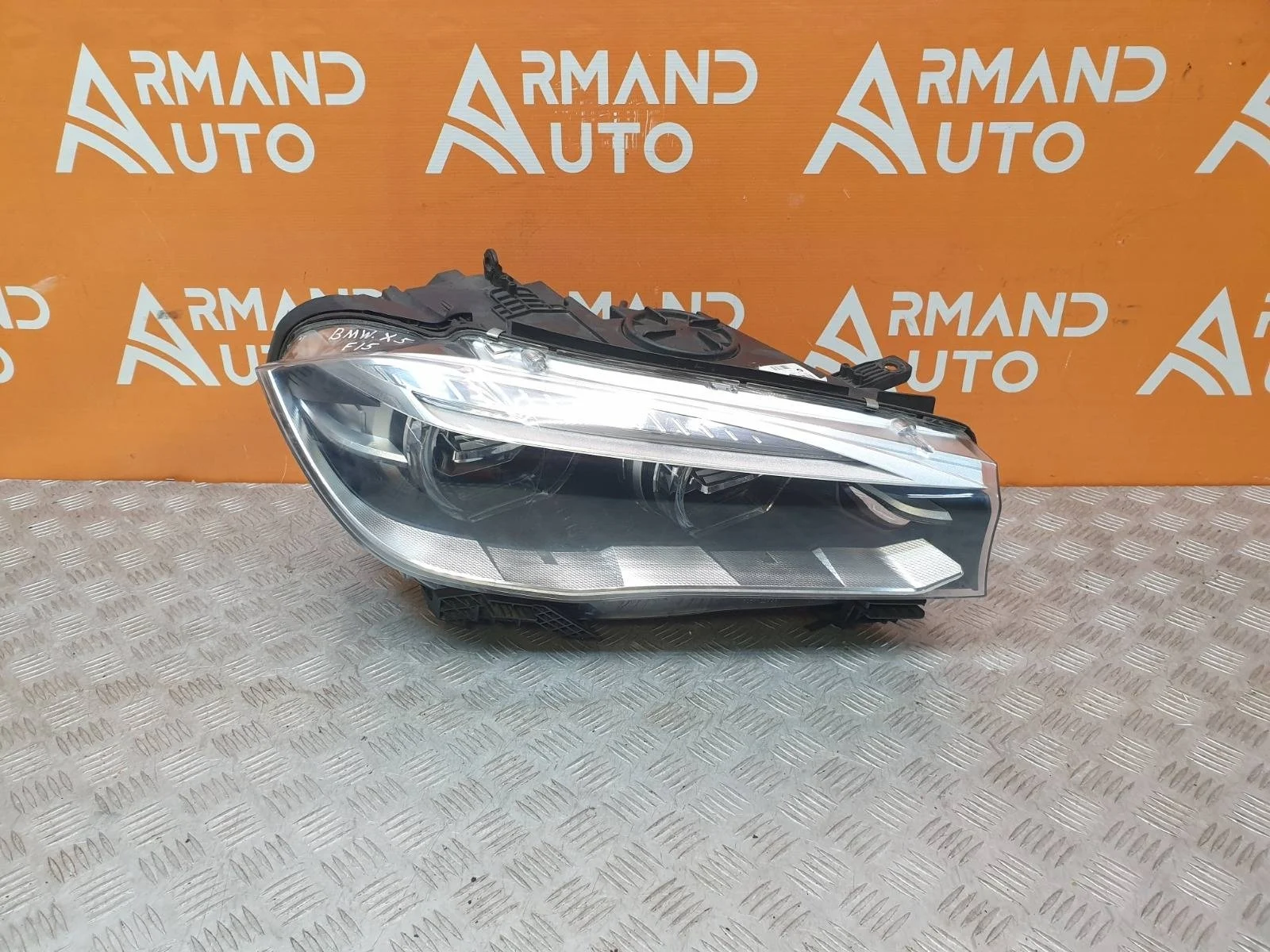 Фара BMW X5 2013-2018 F15