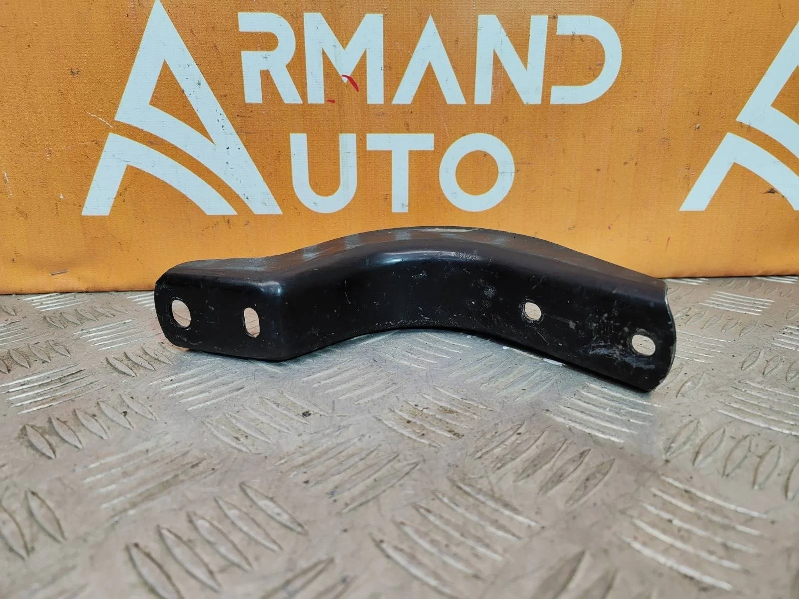 Кронштейн подножки порога Toyota Land Cruiser 2012-2021 200