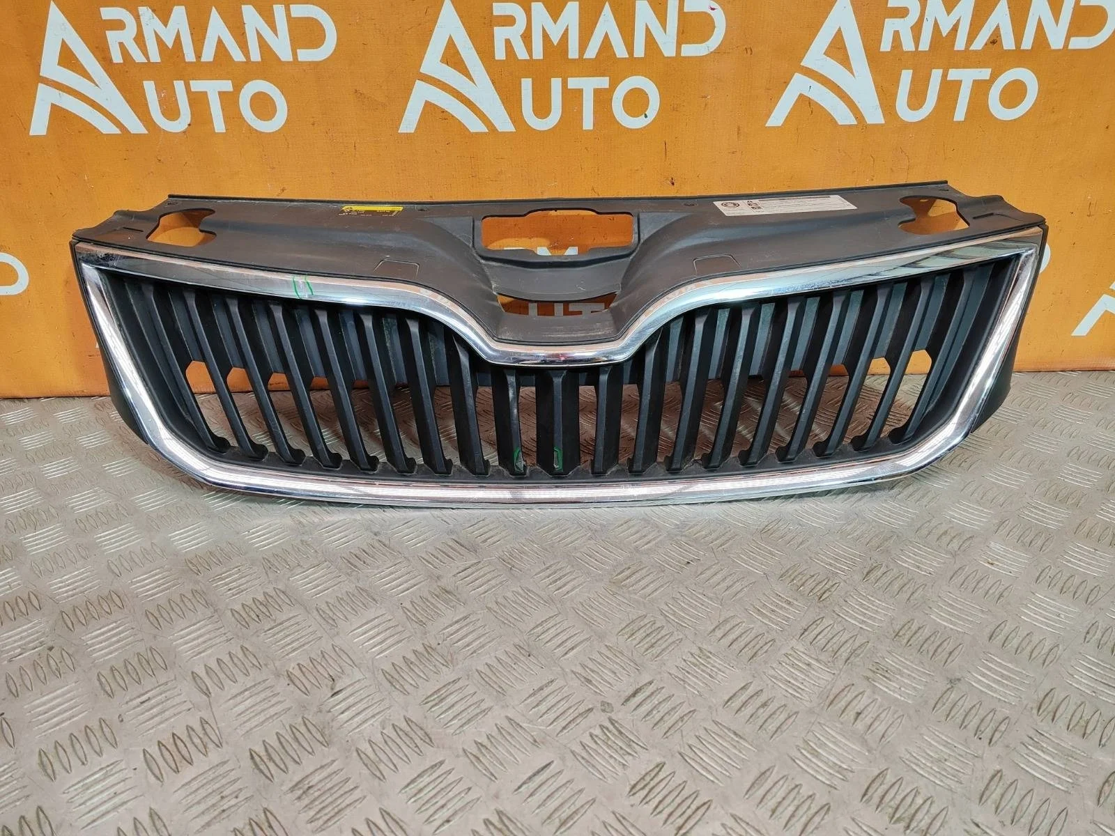Решетка радиатора Skoda Rapid 2014-2020