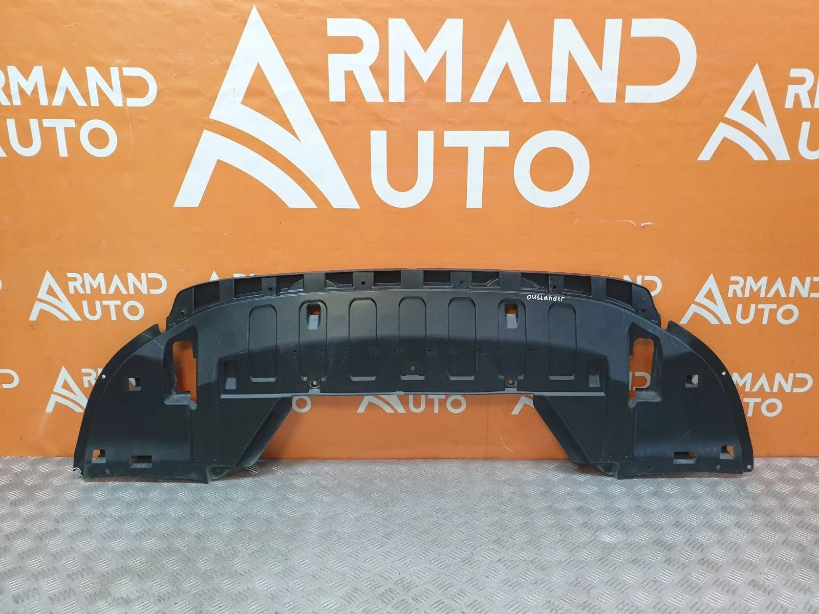 Пыльник бампера Mitsubishi Outlander 2012-нв 3