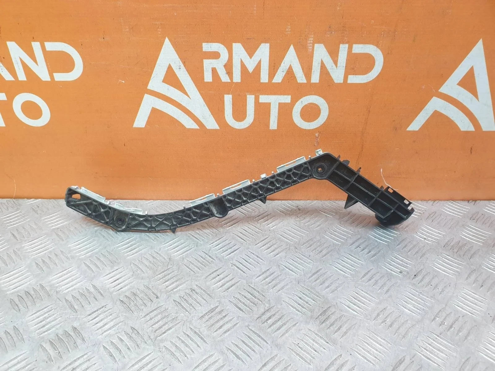 Кронштейн бампера Toyota Land Cruiser Prado 2009-нв 150