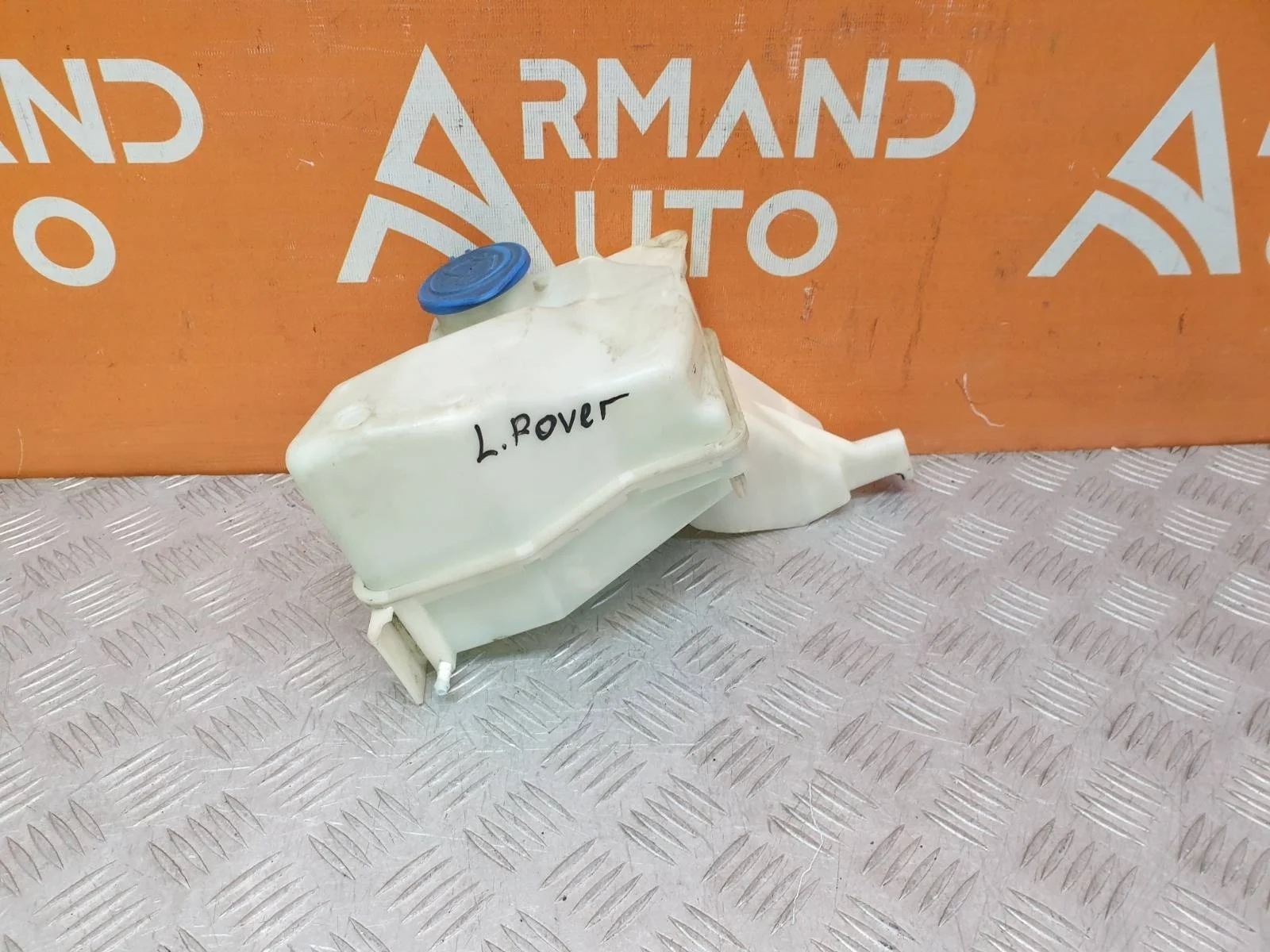 Бачок стеклоомывателя Land Rover Range Sport 2013-нв L494