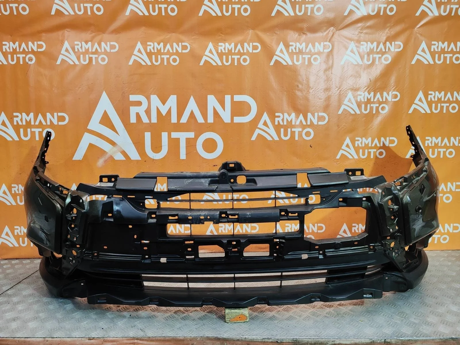 Бампер Mitsubishi Outlander 2015-2018 3