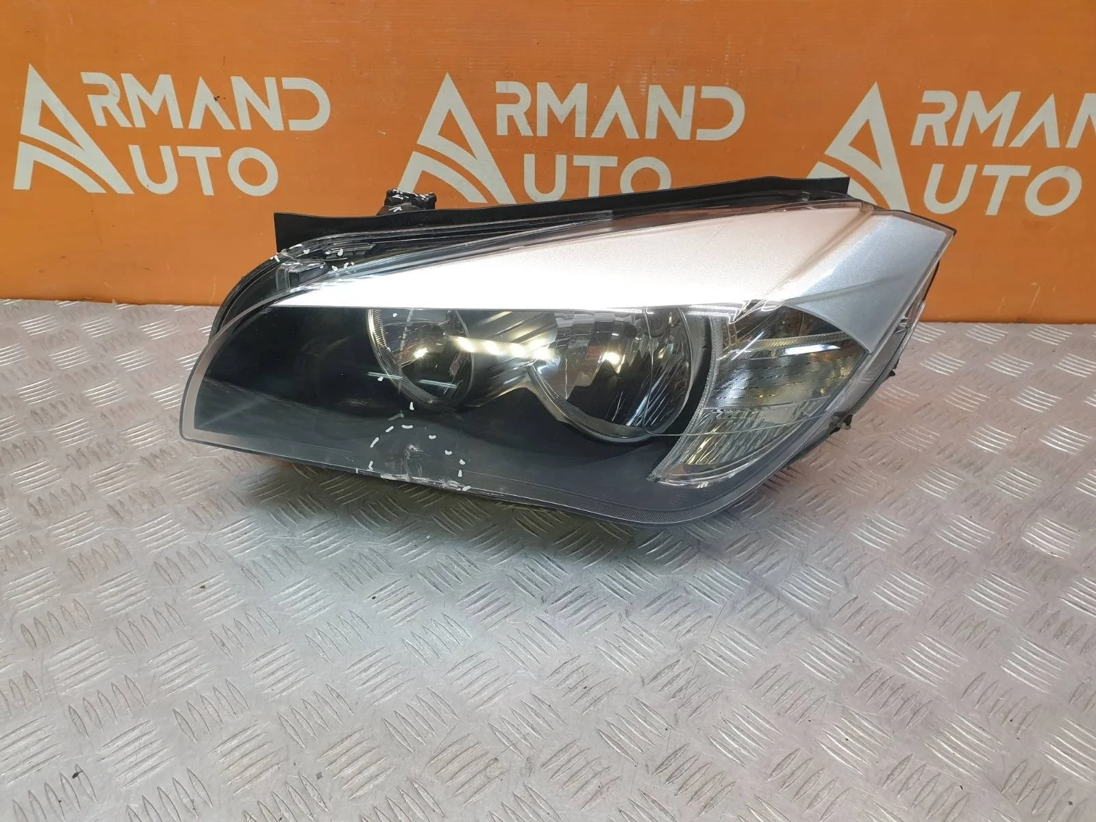 Фара BMW X1 2012-2015 E84