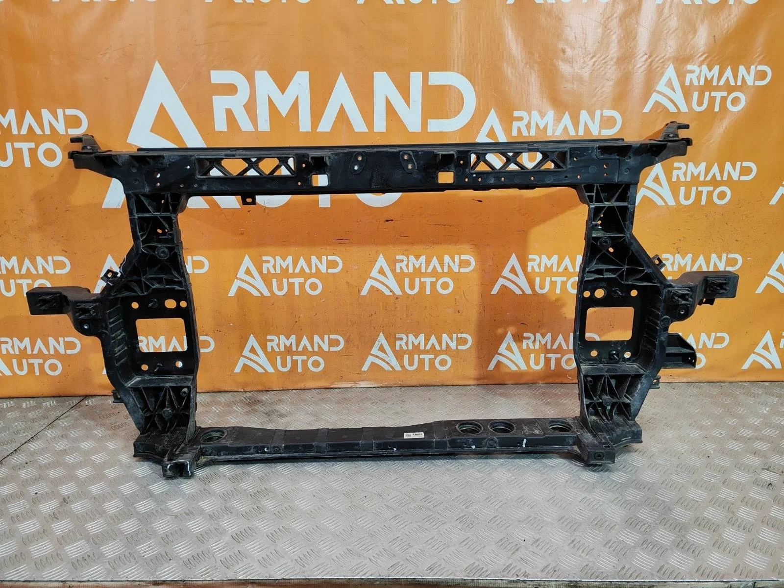 Панель передняя (суппорт радиатора) Hyundai Santa Fe 2020-нв 4 TM
