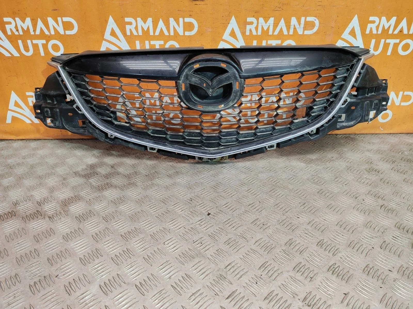Решетка радиатора Mazda CX-5 2011-2015