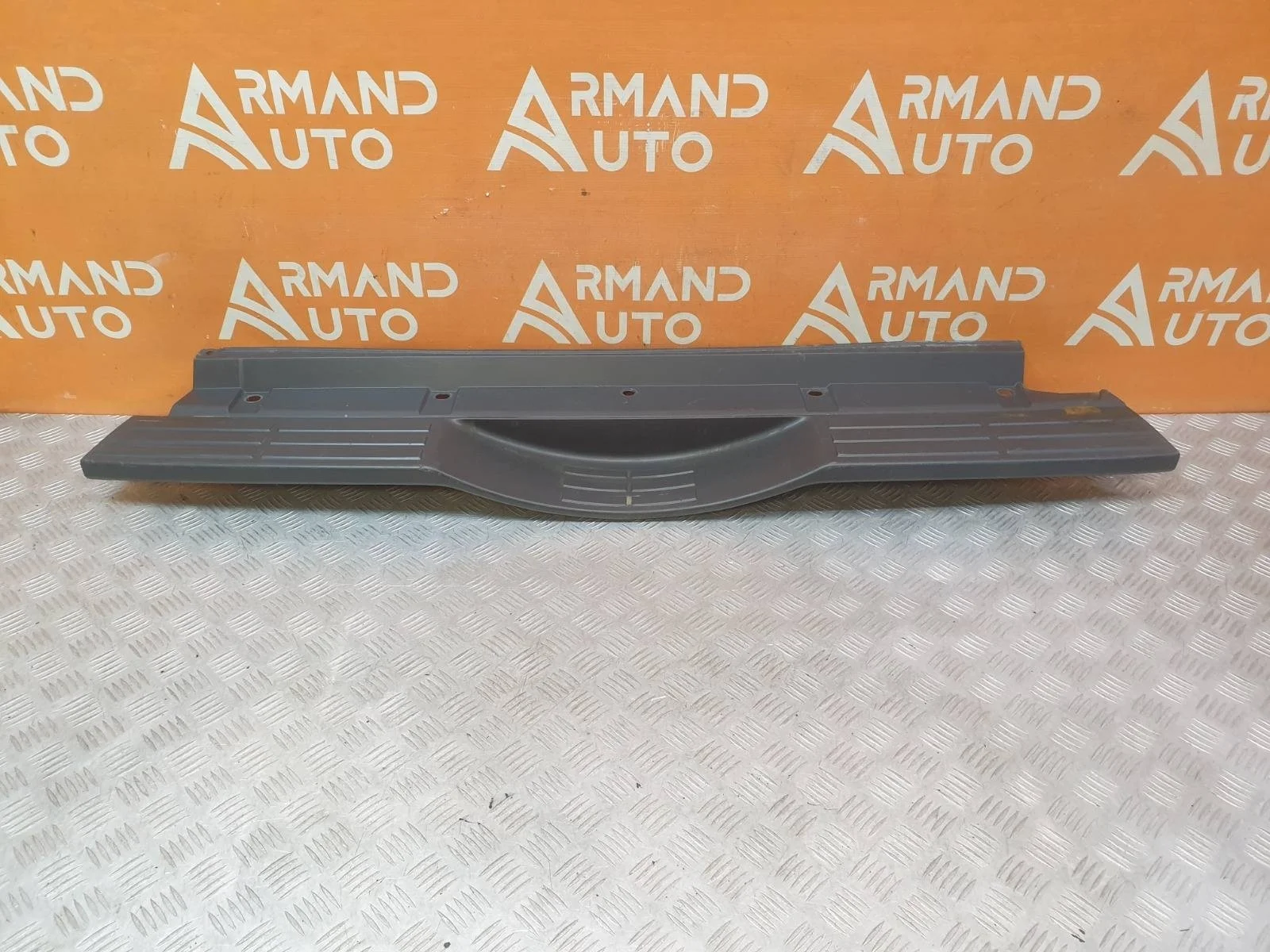 Накладка бампера верхняя Mitsubishi Pajero 2006-нв 4
