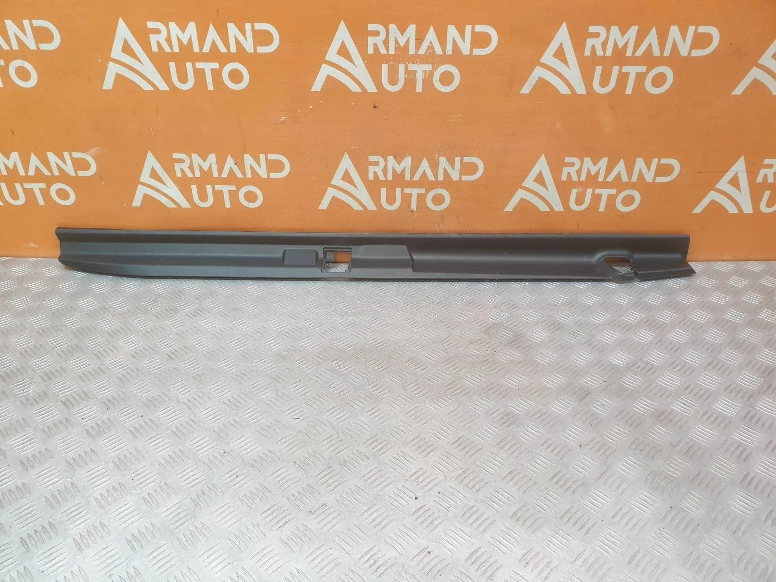 Накладка бампера верхняя Toyota Land Cruiser Prado 2009-нв 150