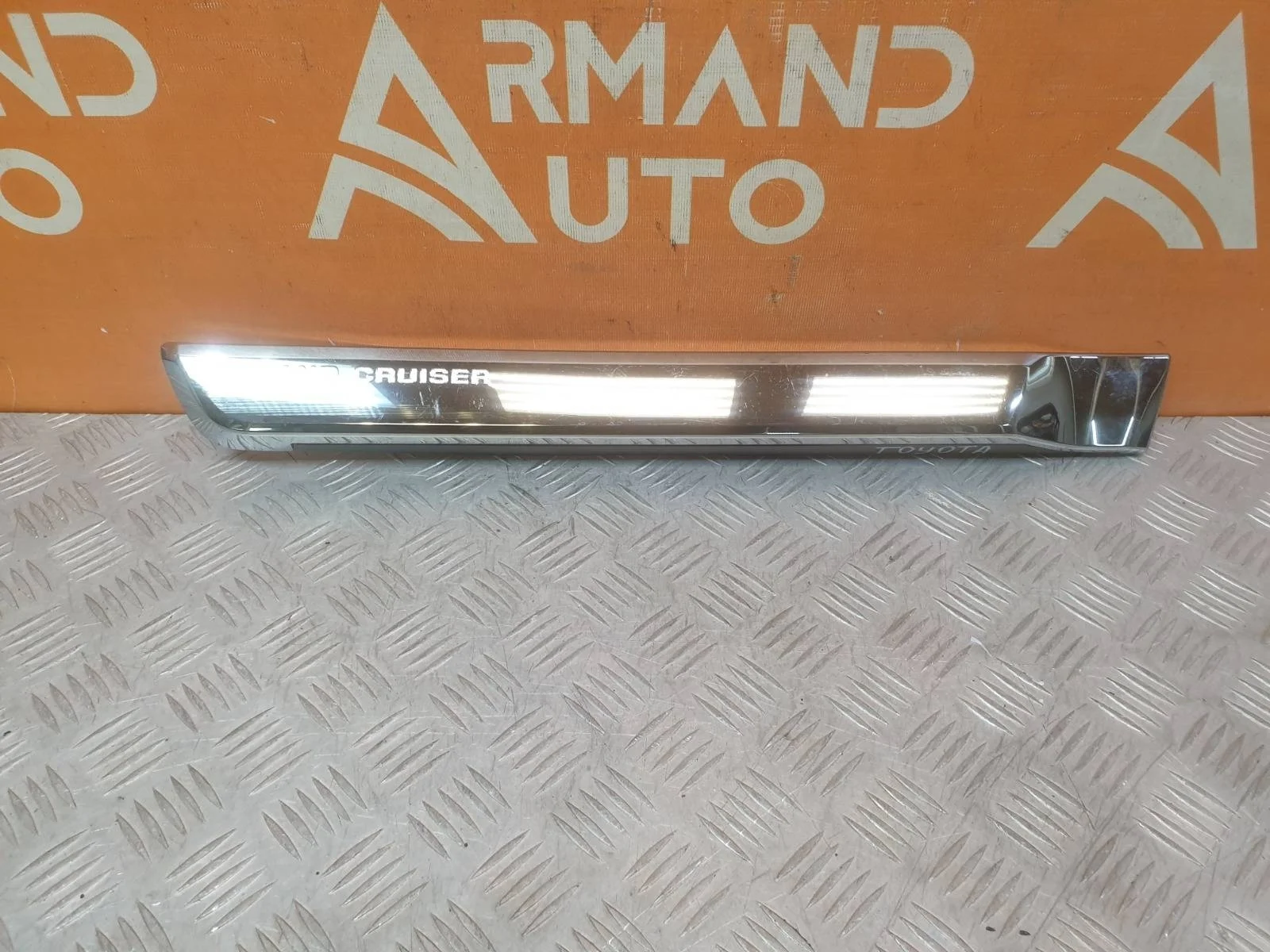 Молдинг двери Toyota Land Cruiser 2015-2021 200