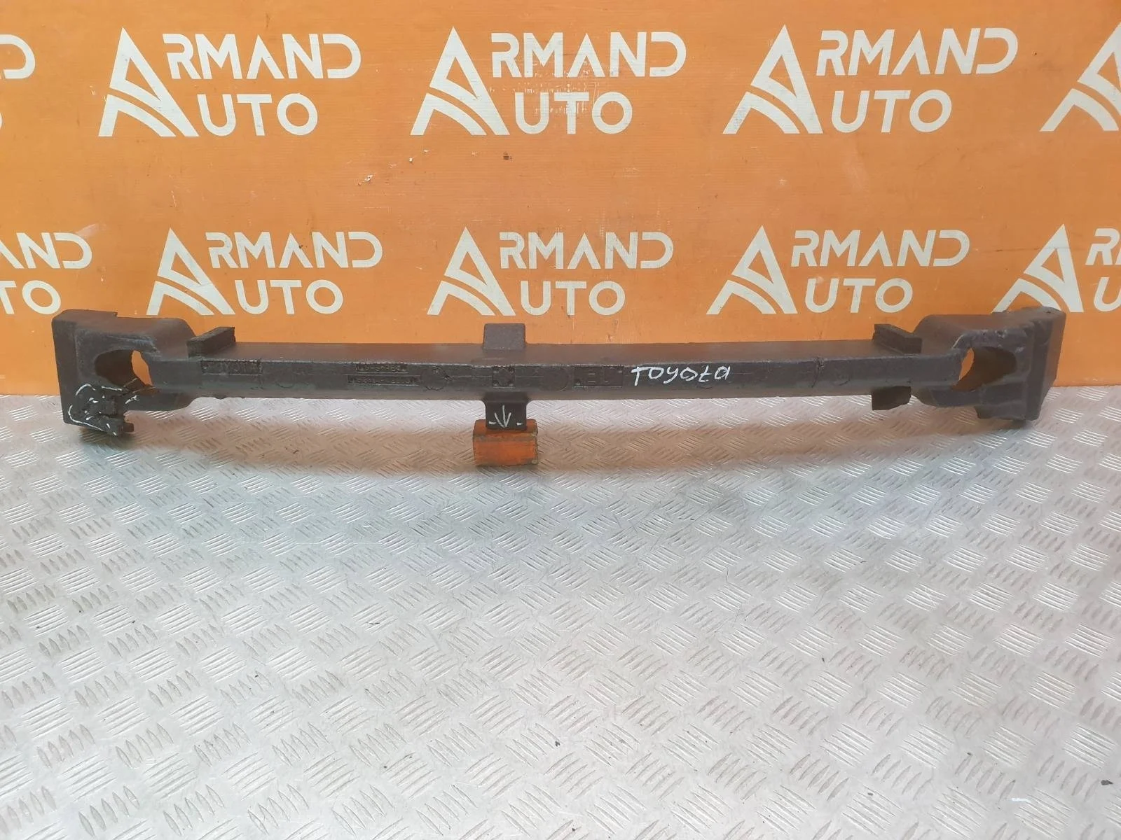 Абсорбер бампера Toyota RAV4 2015-2019 CA40