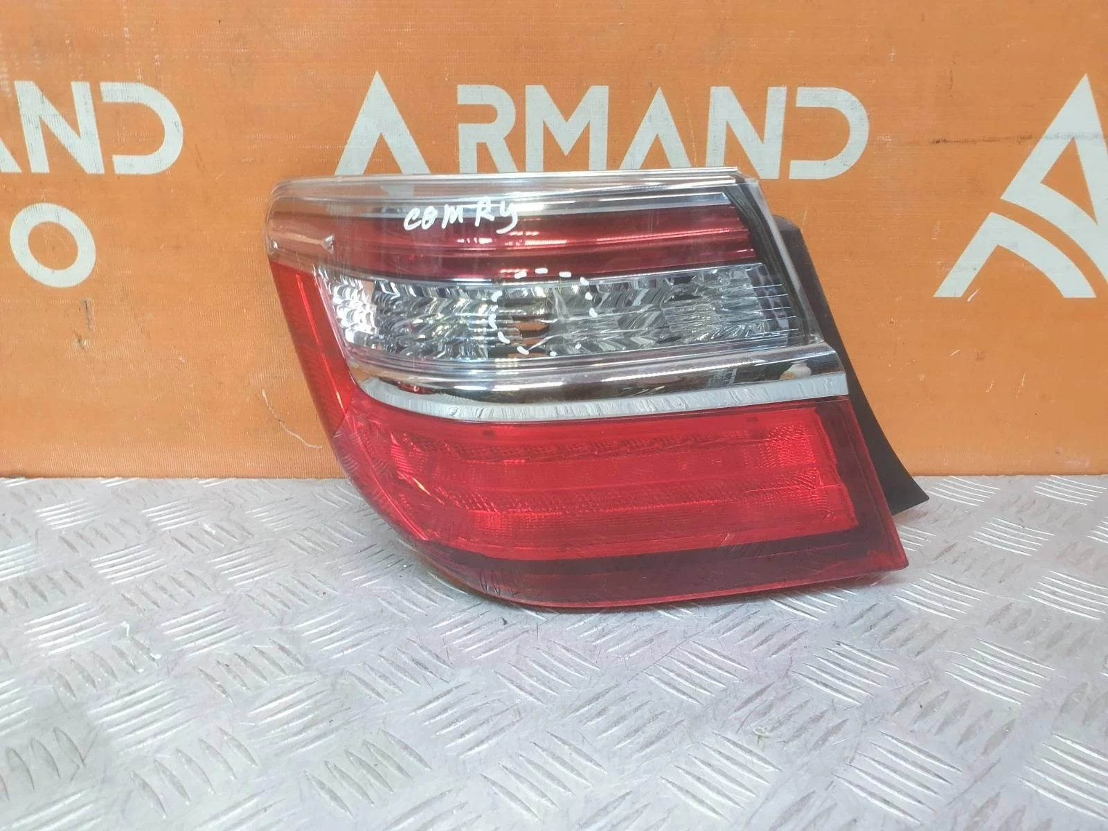Фонарь внешний TOYOTA Camry 2014-2018 7 XV50