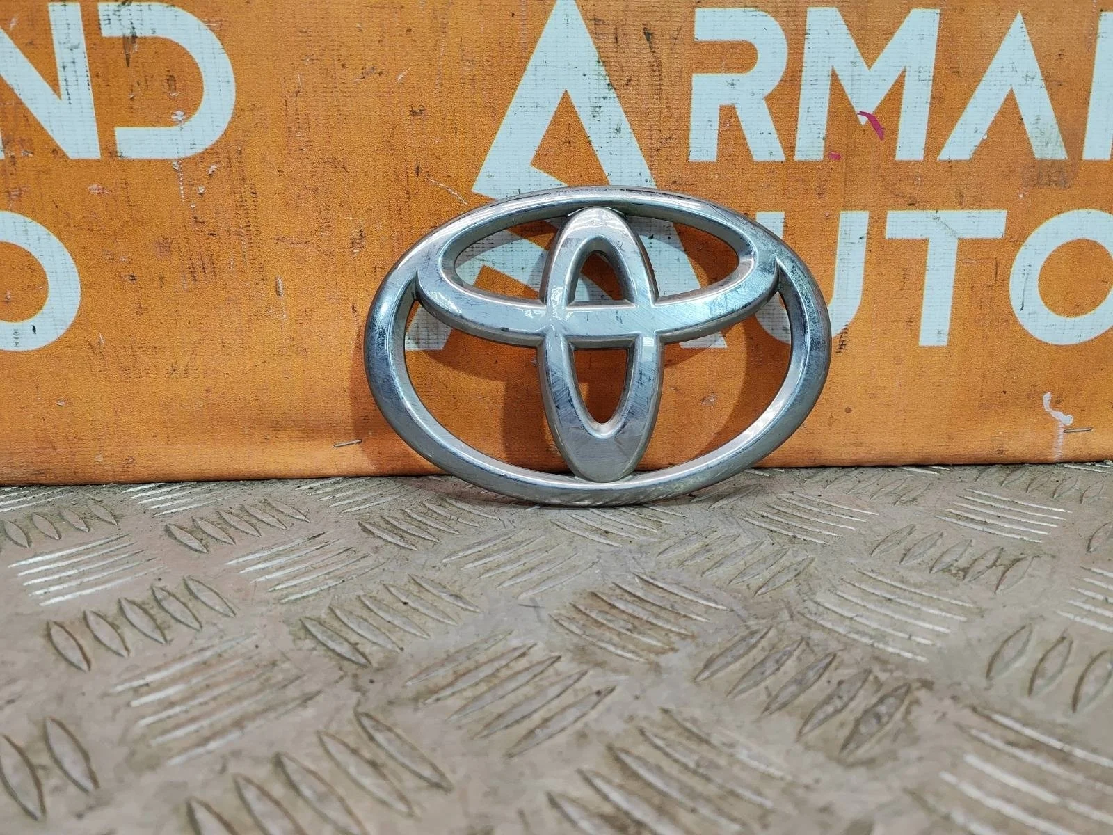 Эмблема Toyota Camry 2011-2018 7 XV50