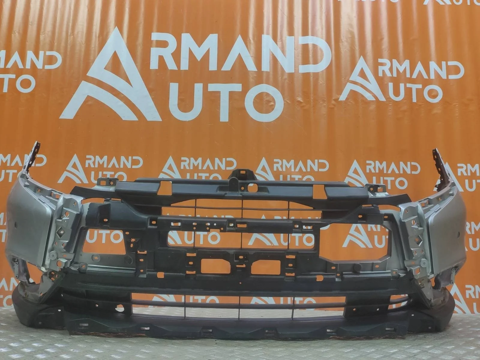 Бампер Mitsubishi Outlander 2018-нв 3