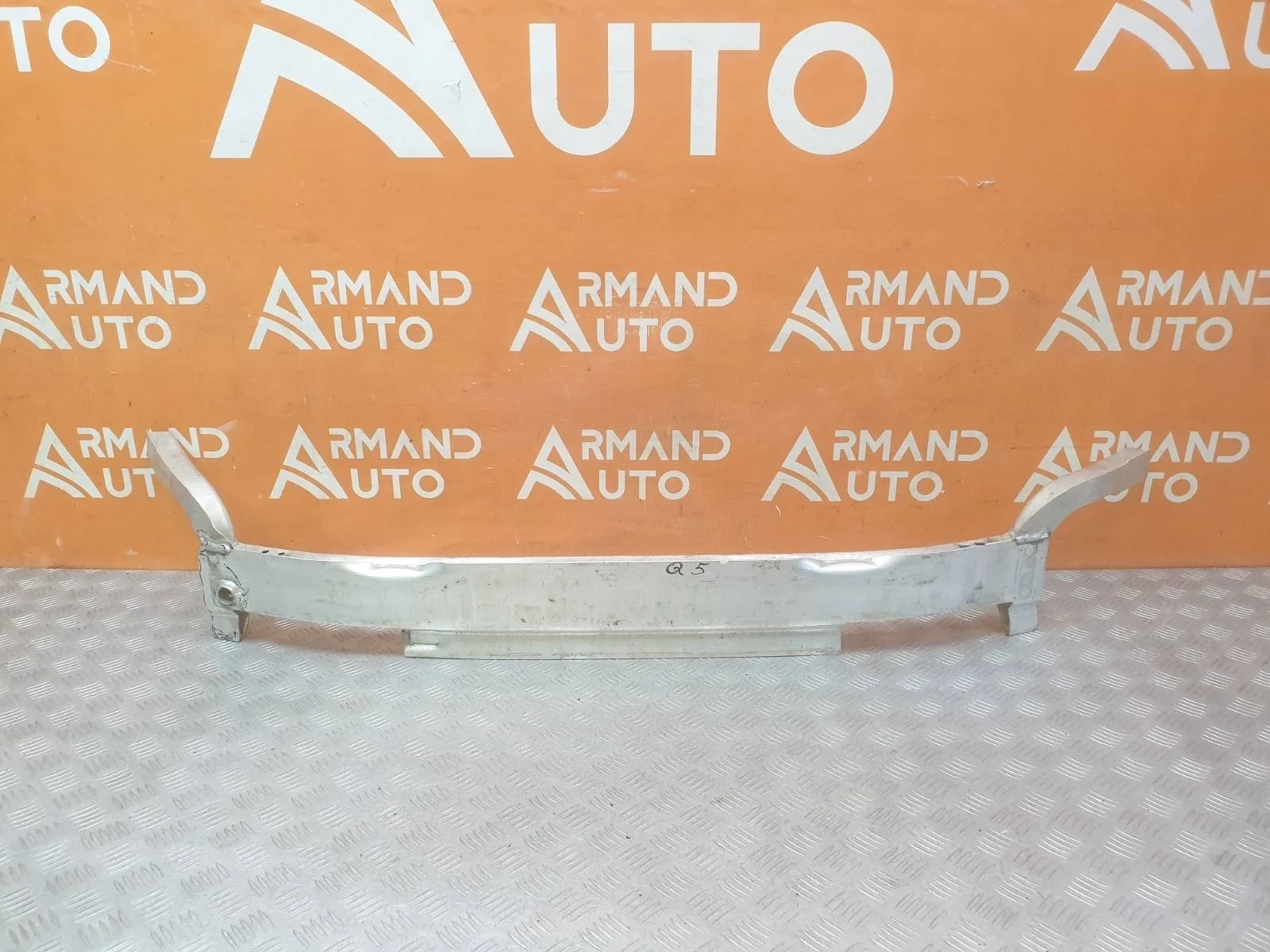 Усилитель бампера Audi Q5 2017-нв FY