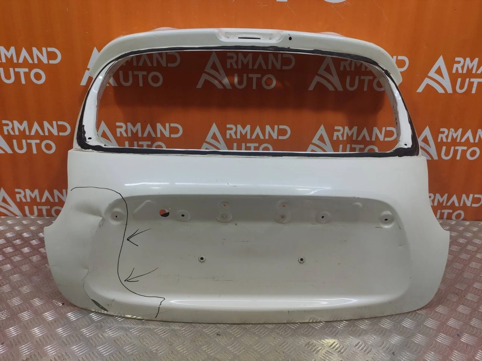 Дверь багажника Nissan Juke 2010-2019 YF15