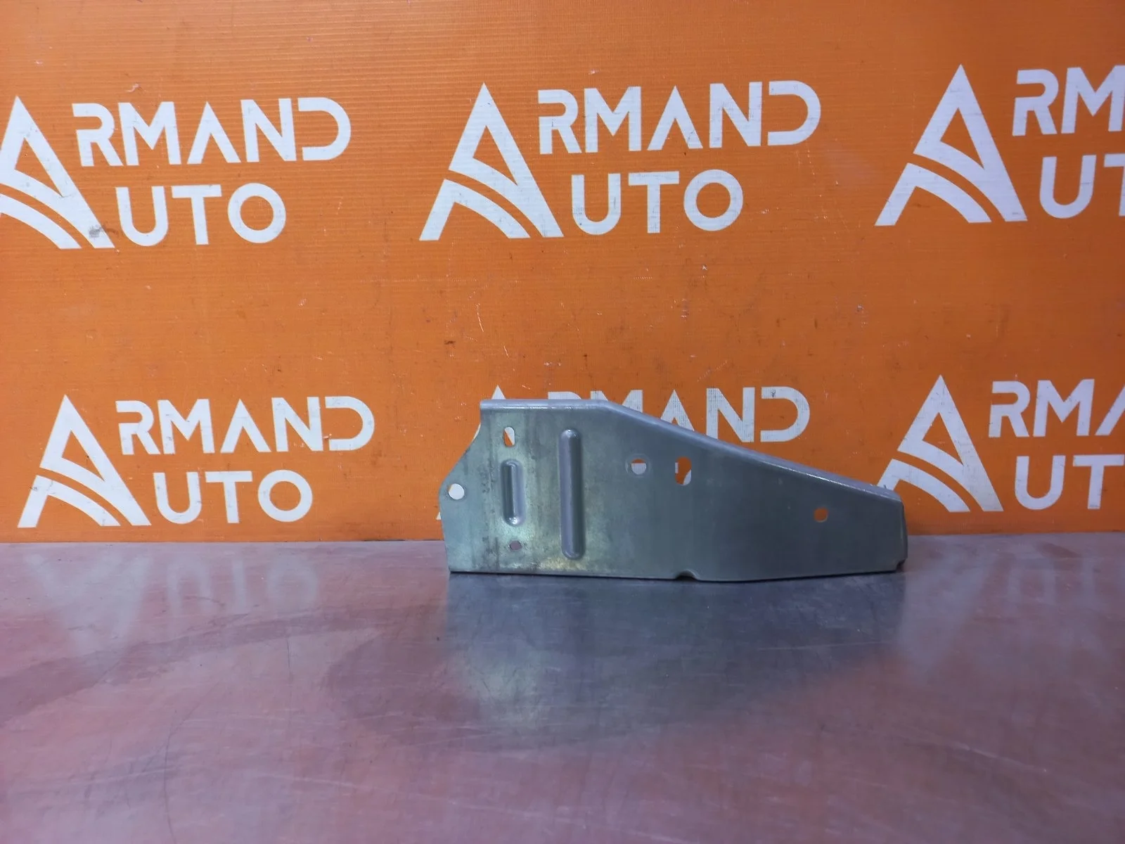 Кронштейн усилителя бампера верхний Mitsubishi Outlander 2012-нв 3