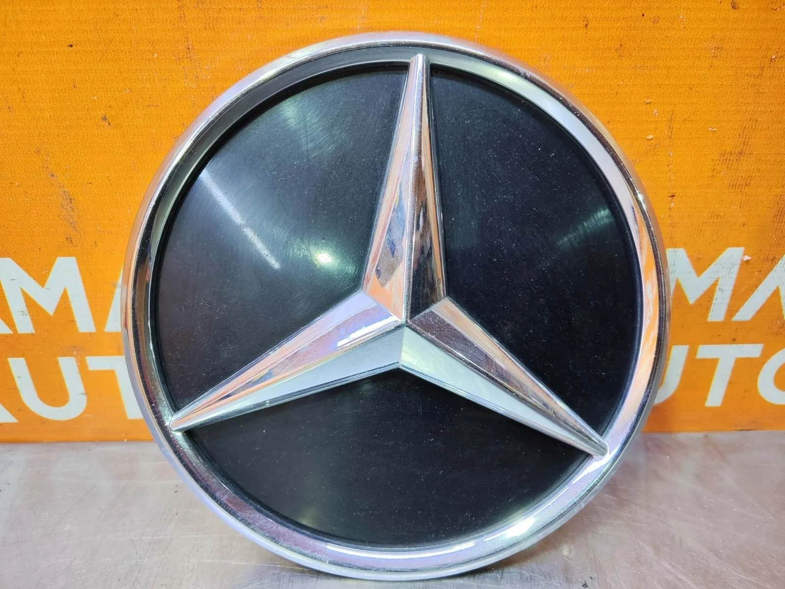 Эмблема Mercedes GLC-Class 2019-нв X253