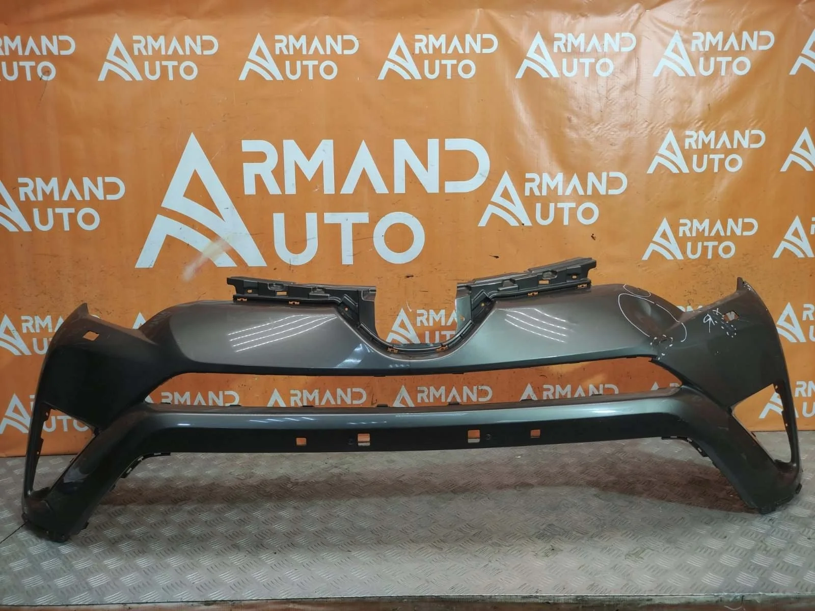 Бампер Toyota RAV4 2015-2019 CA40