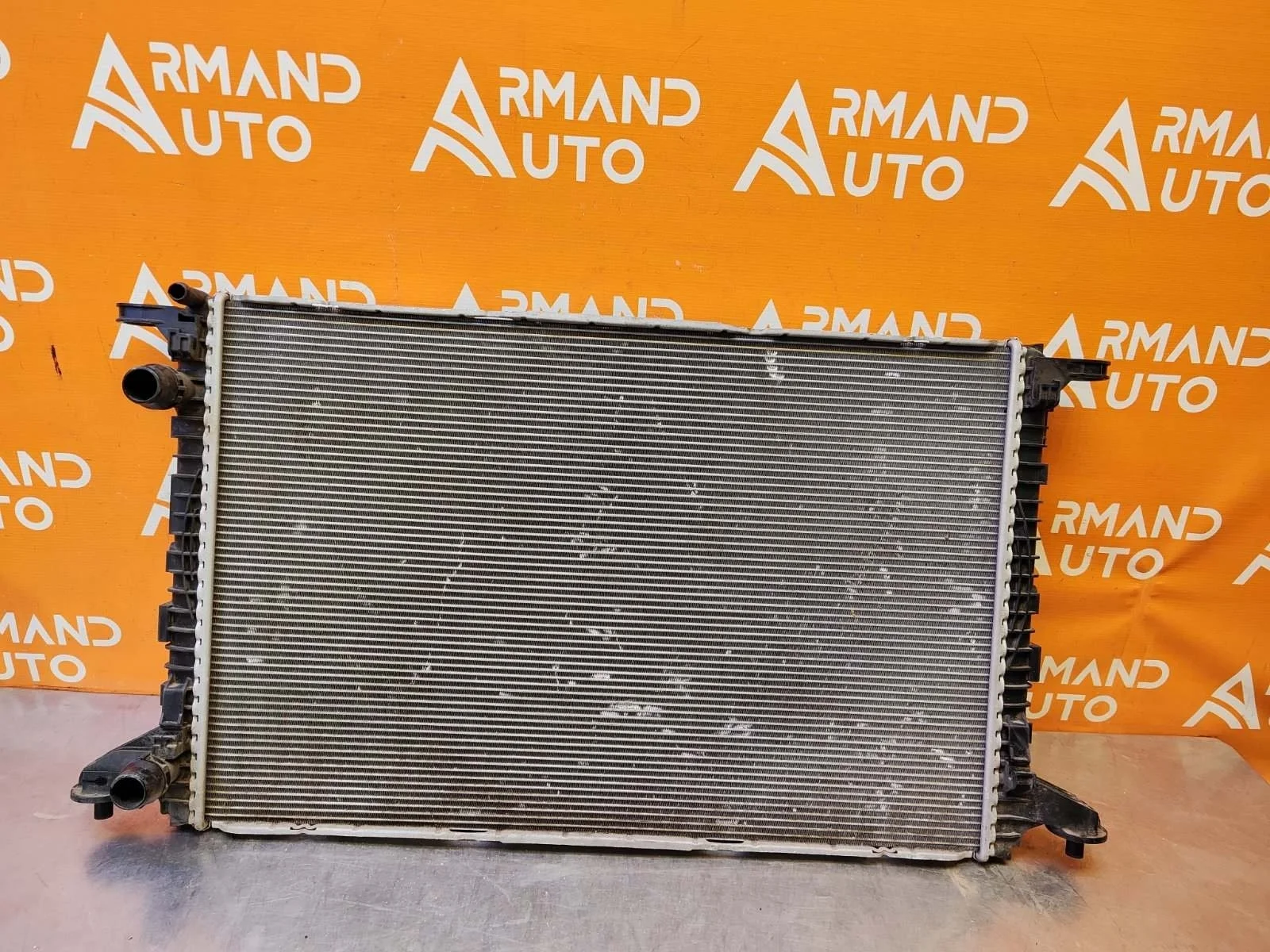 Радиатор двигателя (двс) Audi A4 2015-нв B9