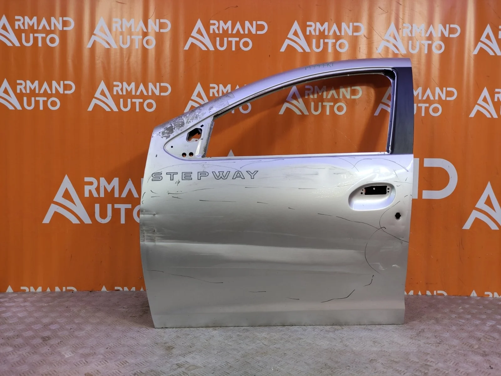 Дверь Renault Sandero 2013-2022