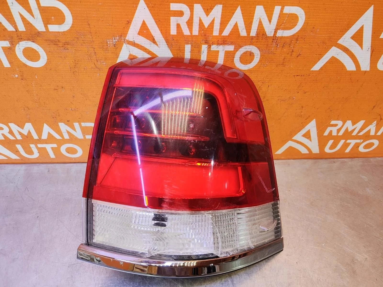 Фонарь внешний Toyota Land Cruiser 2015-2021 200