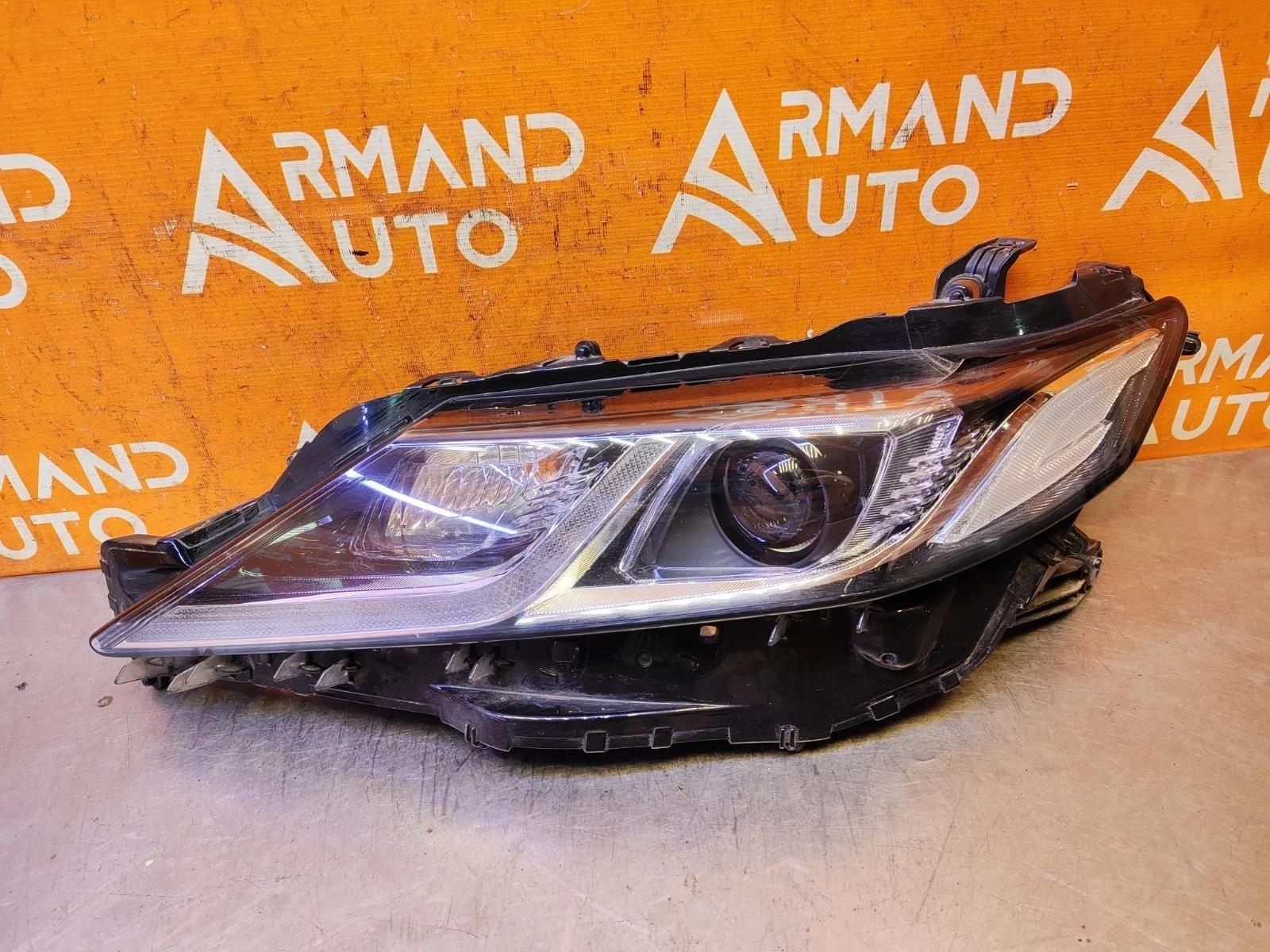 Фара Toyota Camry 2017-2021 8 XV70