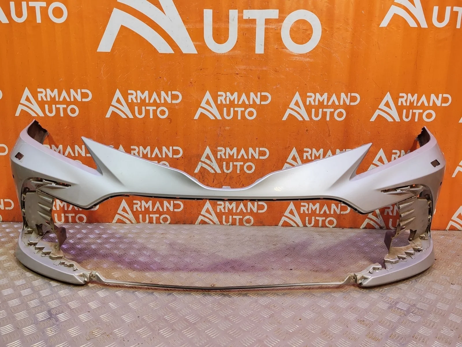 Бампер Toyota Camry 2020-нв 8 XV70