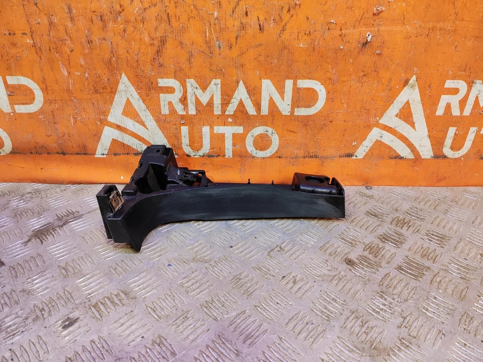 Кронштейн бампера BMW X5 2006-2013 E70