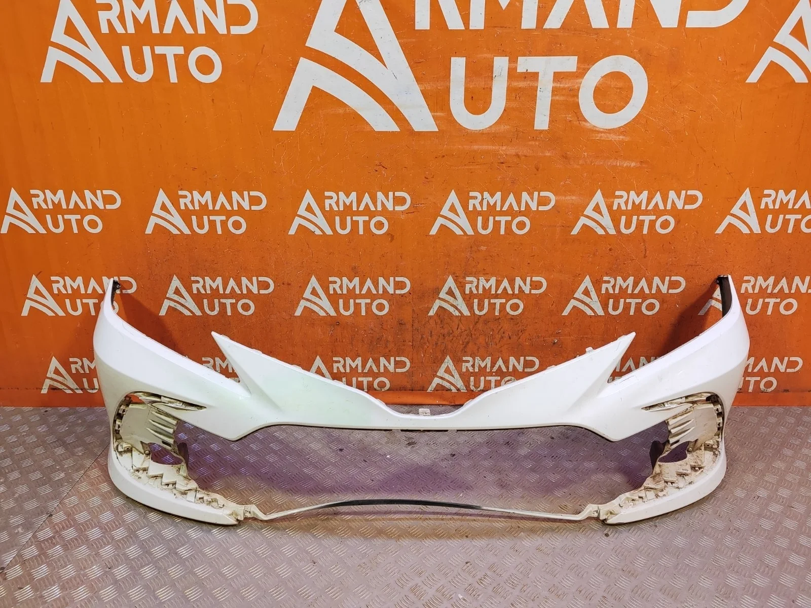 Бампер Toyota Camry 2020-нв 8 XV70