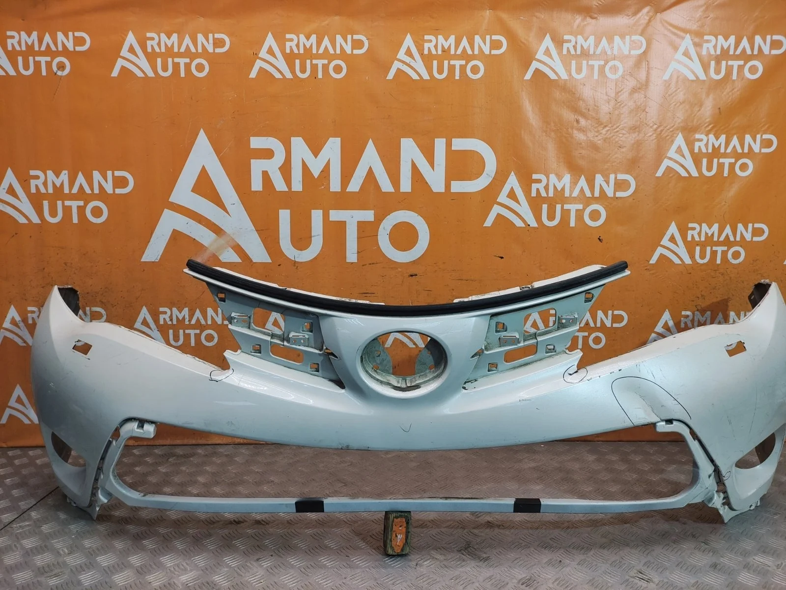Бампер Toyota RAV4 2012-2015 CA40