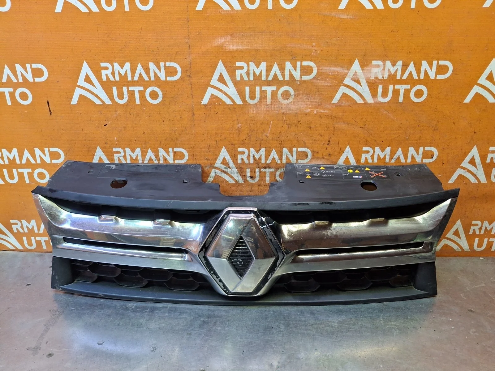 Решетка радиатора Renault Duster 2015-2021