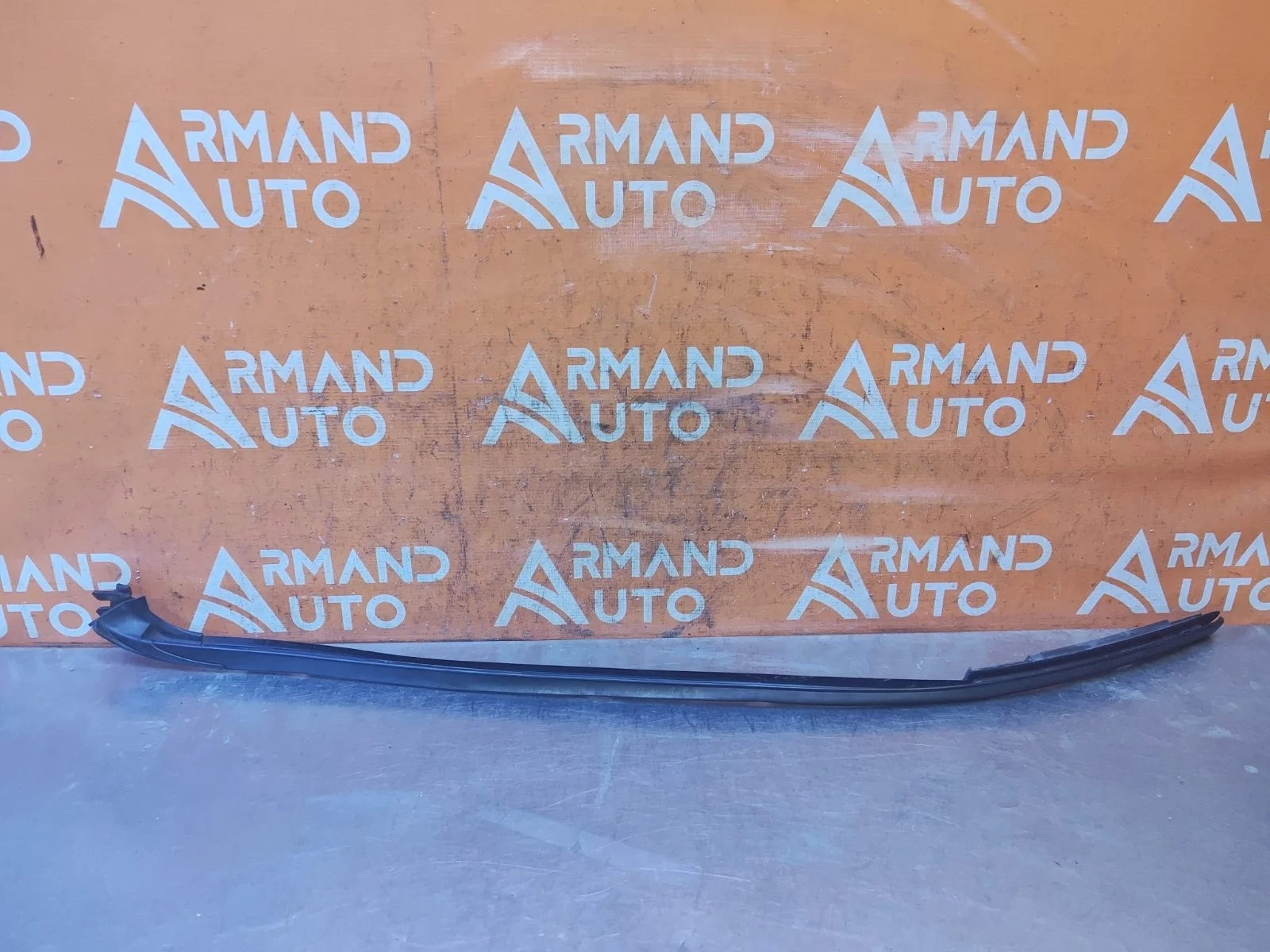Молдинг лобового стекла Toyota Land Cruiser 2007-2021