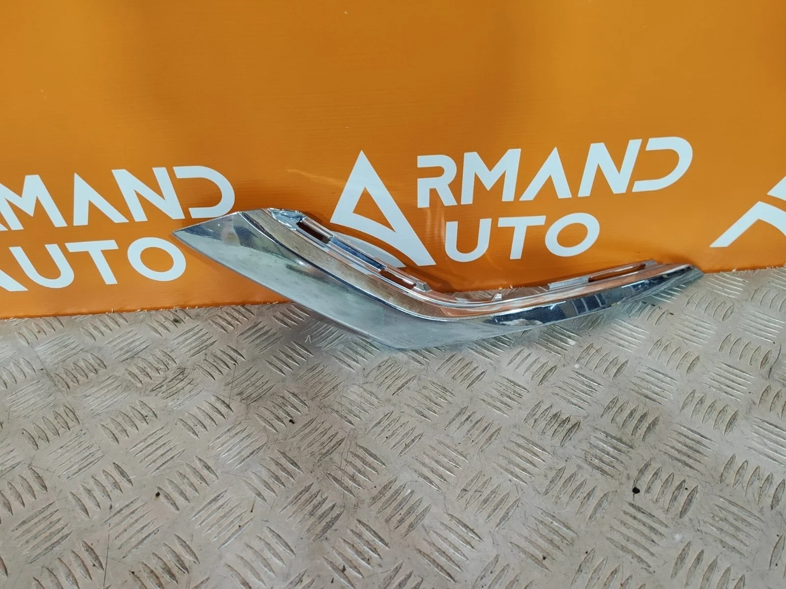 Накладка бампера Mitsubishi Outlander 2015-нв 3