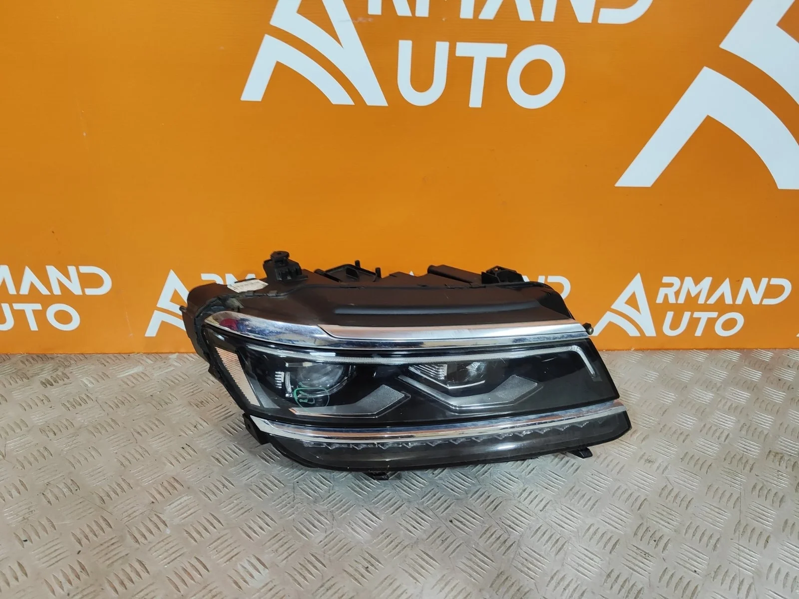Фара Volkswagen Tiguan 2016-2020