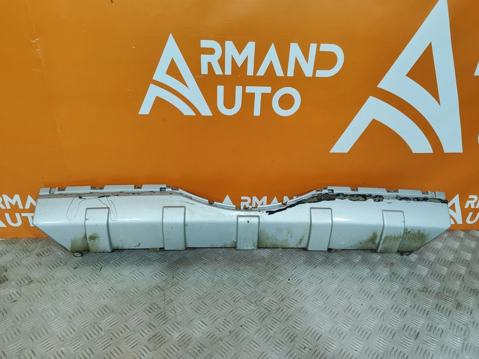 Накладка бампера Mitsubishi Pajero 2006-нв 4