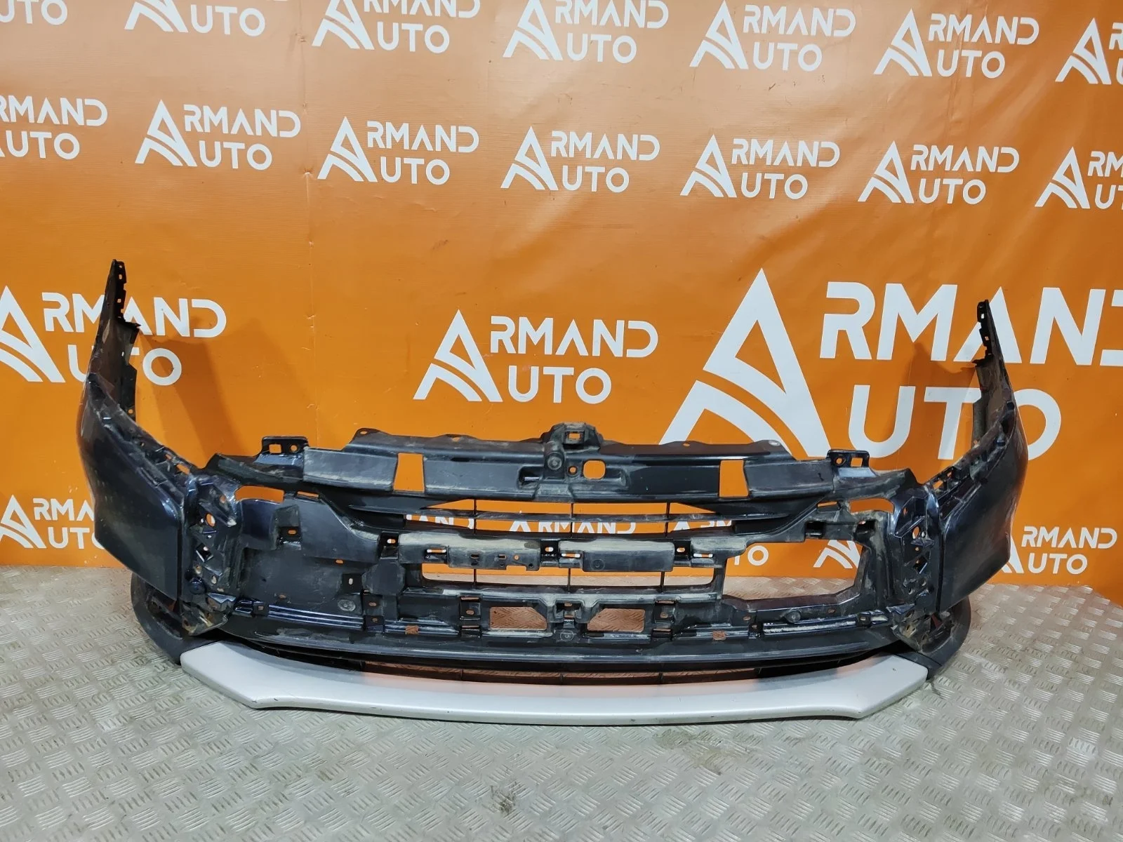 Бампер Mitsubishi Outlander 2015-2018 3