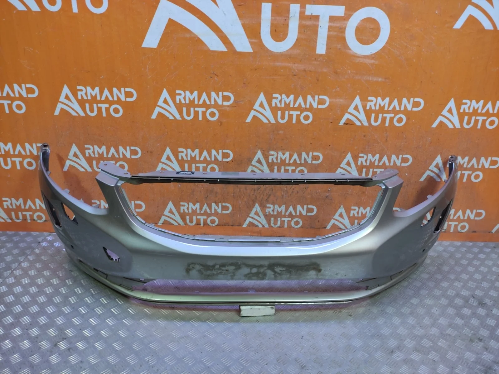 Бампер Volvo XC60 2013-2017