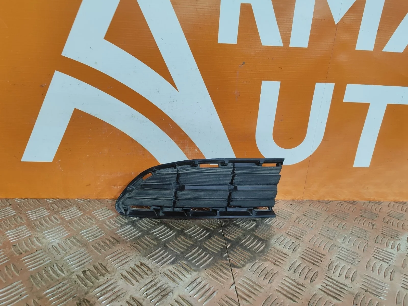 Решетка бампера Toyota RAV4 2012-2015 CA40
