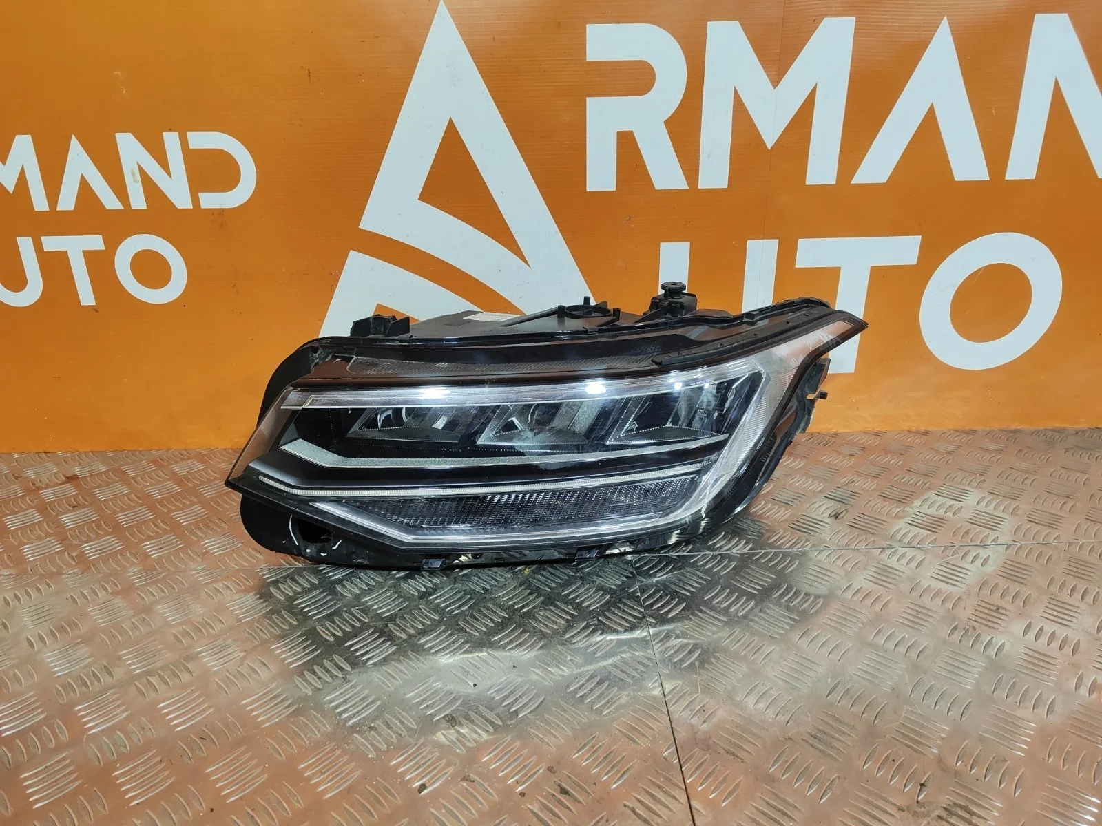 Фара Volkswagen Tiguan 2020-нв
