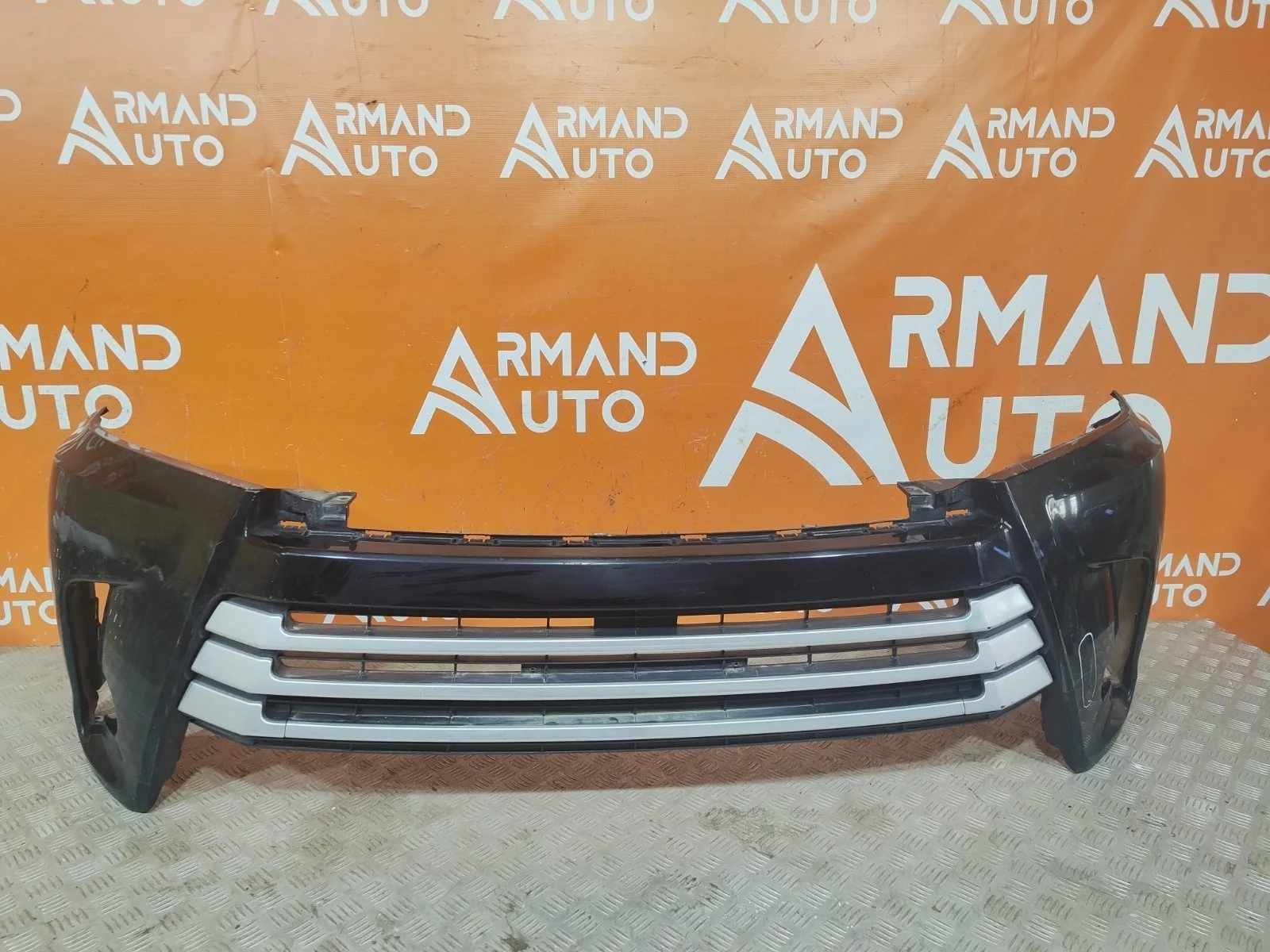 Бампер Toyota Highlander 2016-2019 3 U50