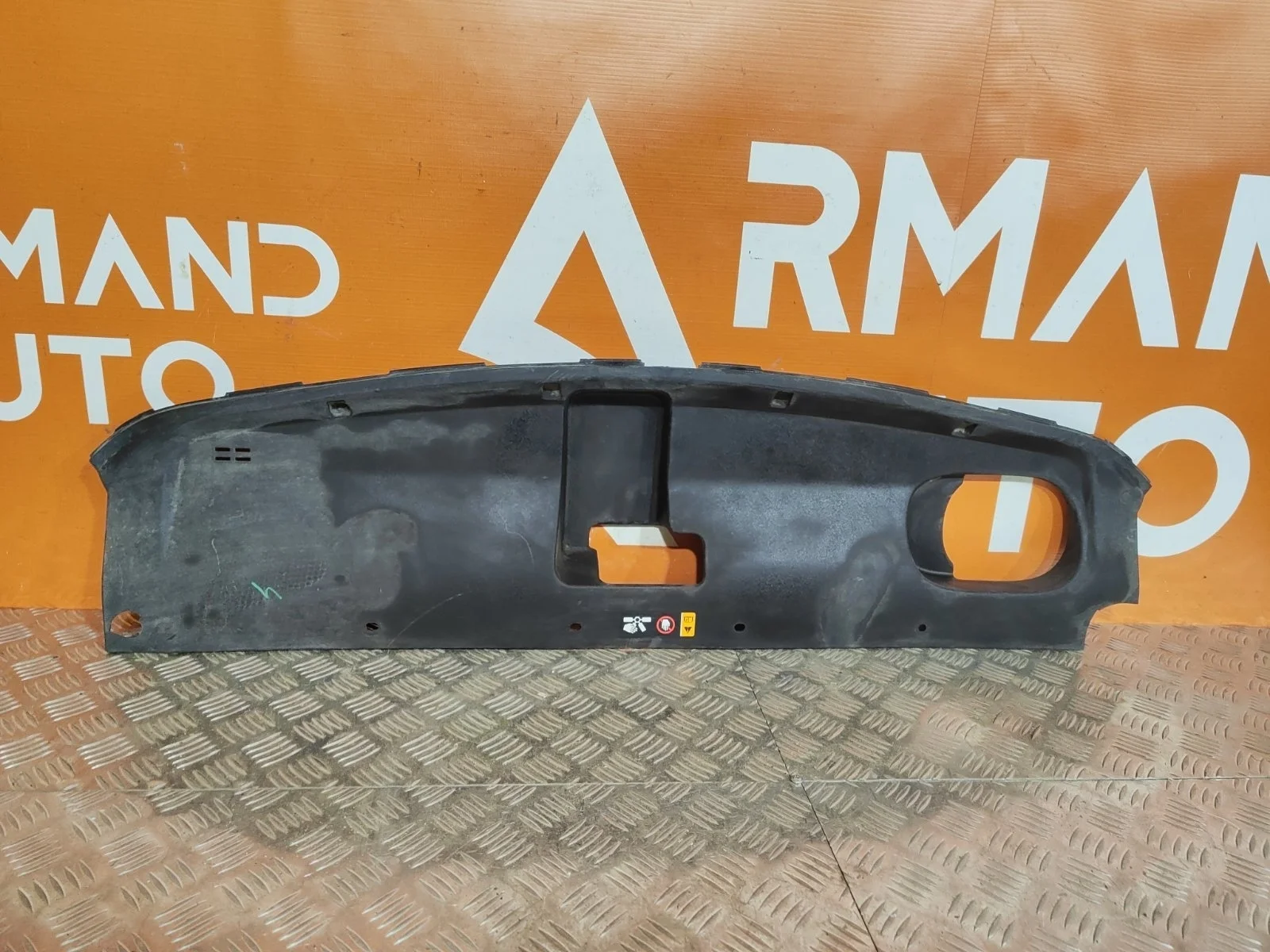 Кожух замка капота Kia Sorento 2014-2020 3 Prime UM