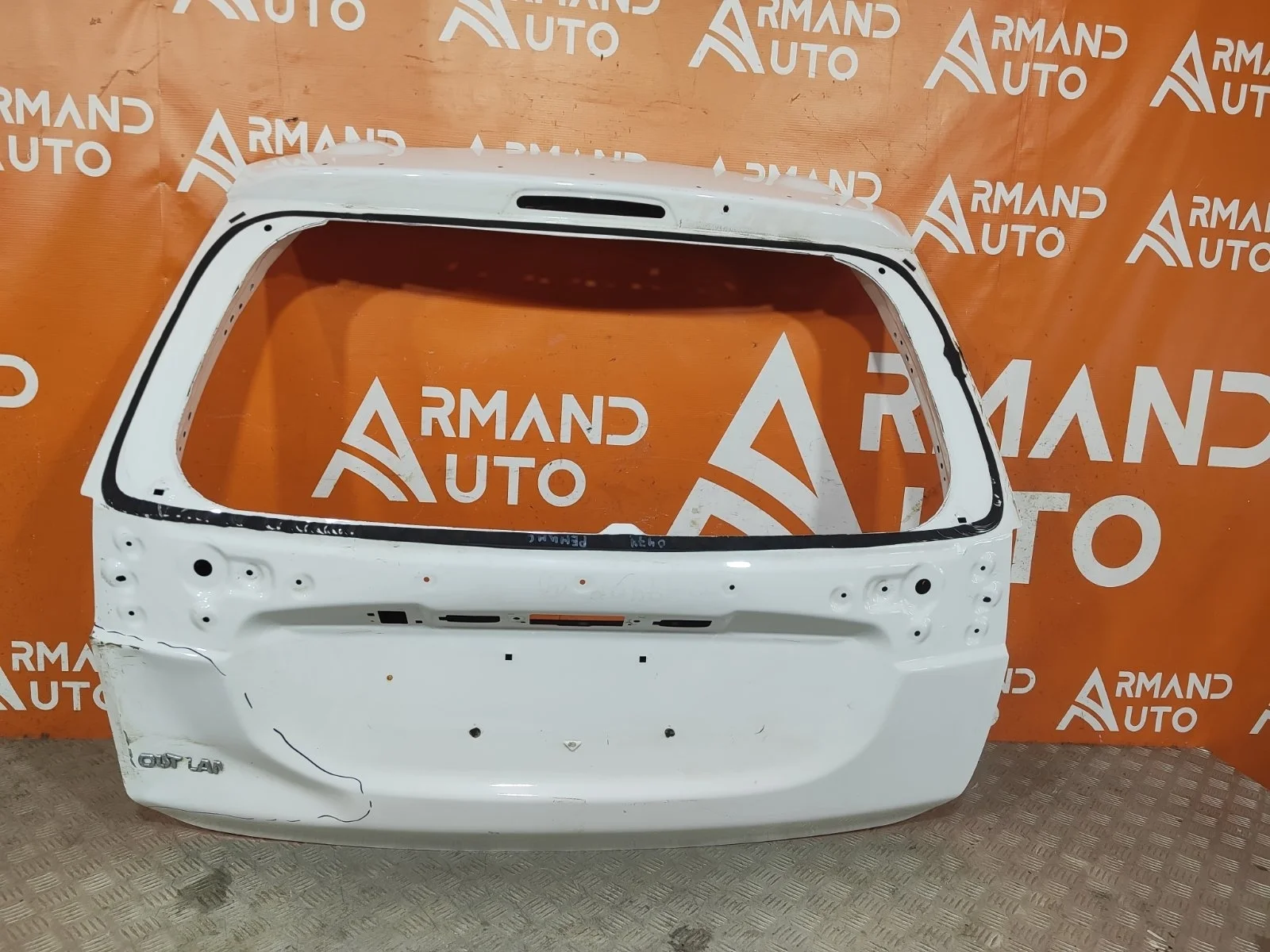 Дверь багажника MItsubishi Outlander 2018-нв 3