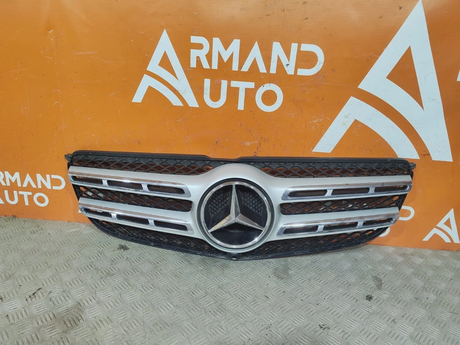 Решетка радиатора Mercedes GL GLS-Class 2015-2019 X166