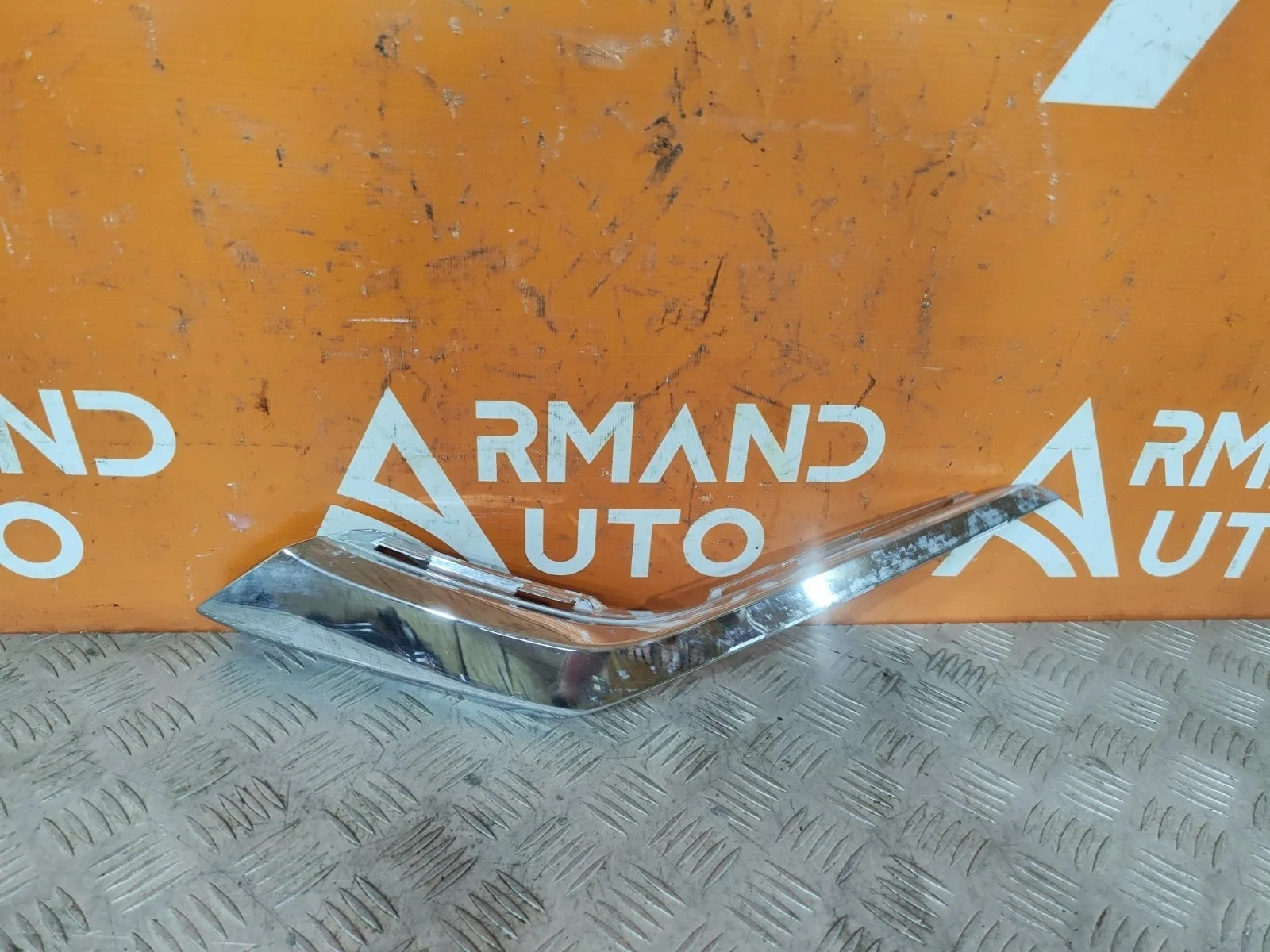 Накладка бампера Mitsubishi Outlander 2015-нв 3