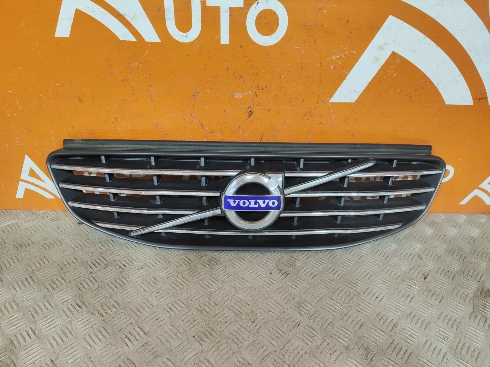 Решетка радиатора Volvo XC60 2013-2017